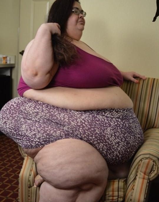 18P Fat Bodies In Tight Spaces - SSBBW Stuck 2