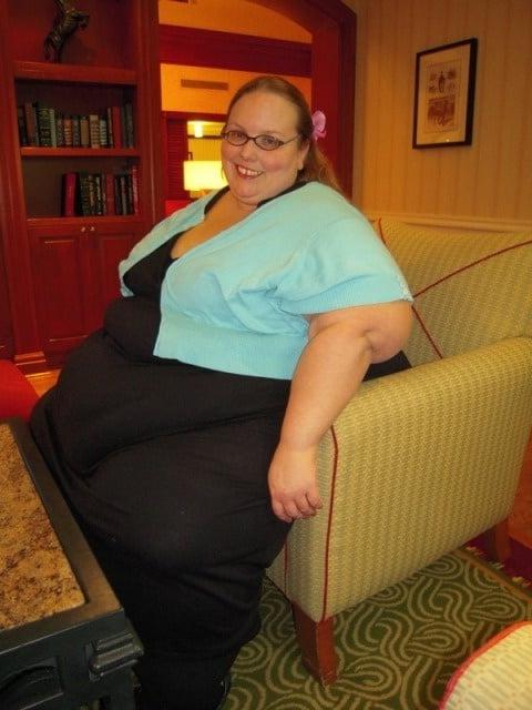 18P Fat Bodies In Tight Spaces - SSBBW Stuck 2