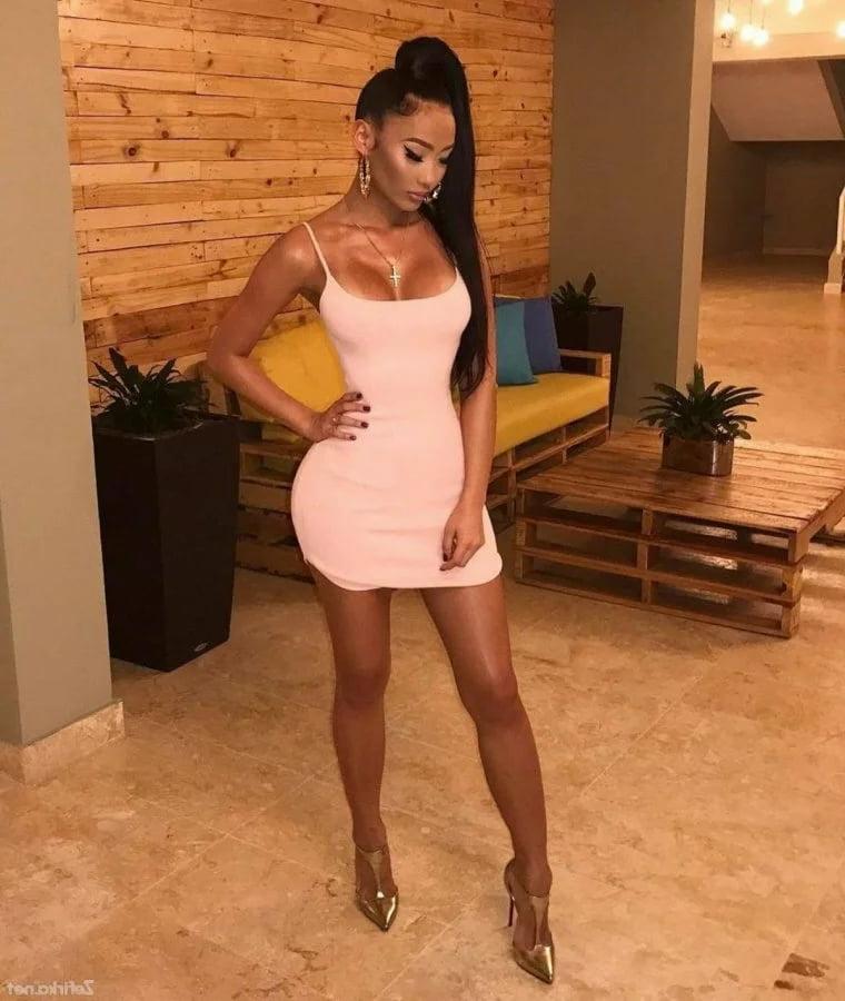 25P Sexy Girls in Tight Dresses &amp; Skirts 4