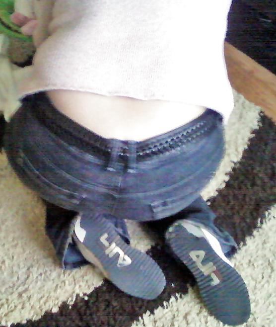 6P BIG ARSE IN JEANS 2 -comments welcome