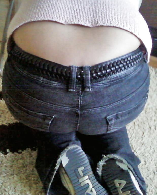 6P BIG ARSE IN JEANS 2 -comments welcome