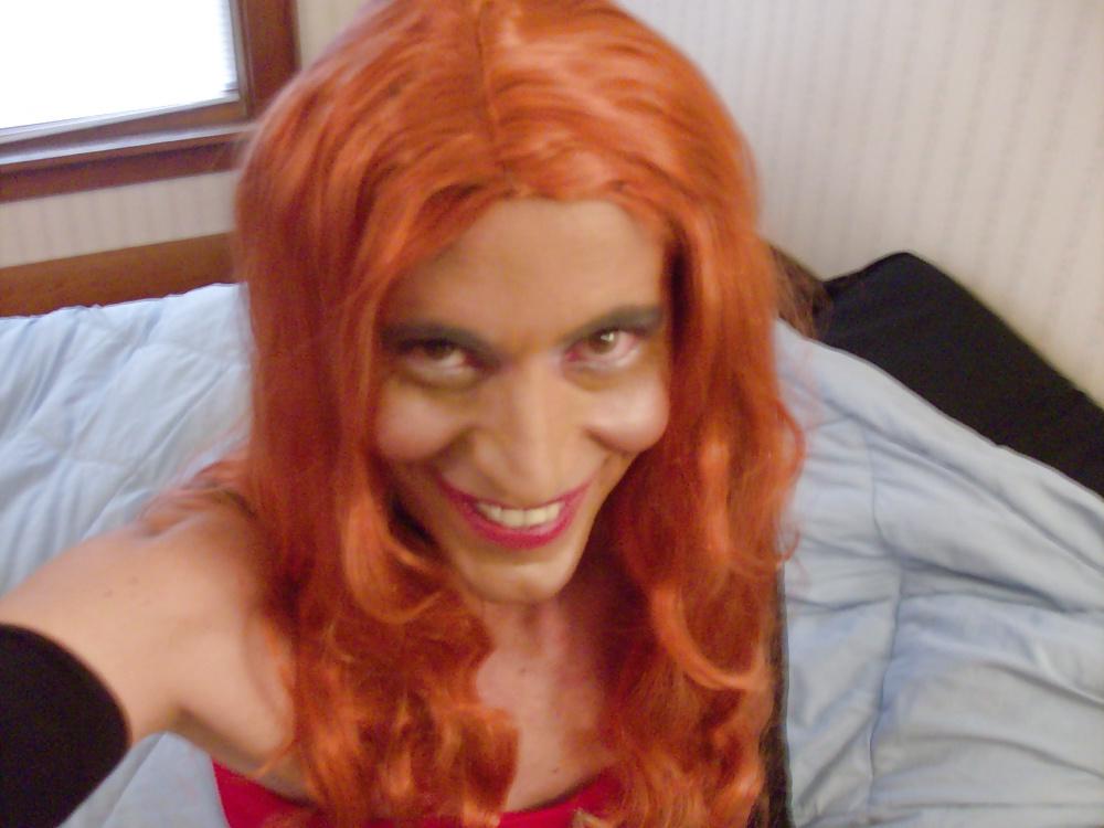 10P Aubrey red head.