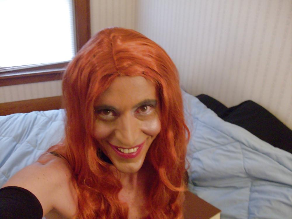 10P Aubrey red head.