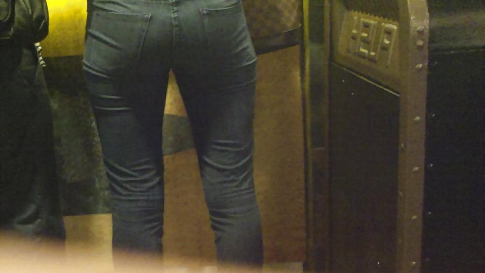25P Ass & butts smooth teen cheeks in jeans 