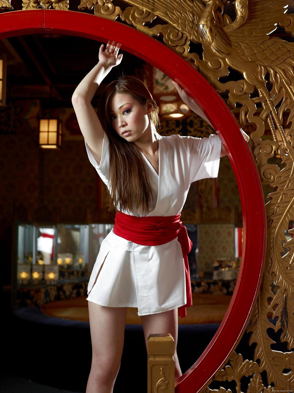 12P Rie from Japan 