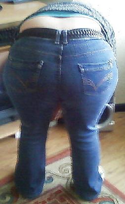8P BIG ARSE IN JEANS