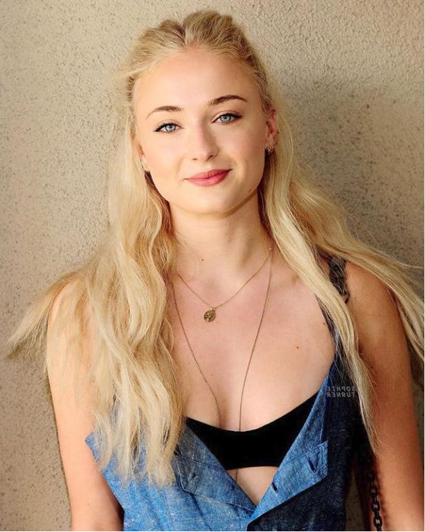 25P 24th Birthday Sophie Turner!!!