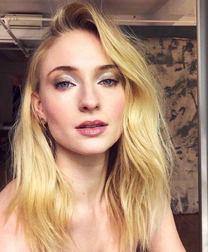 25P 24th Birthday Sophie Turner!!!
