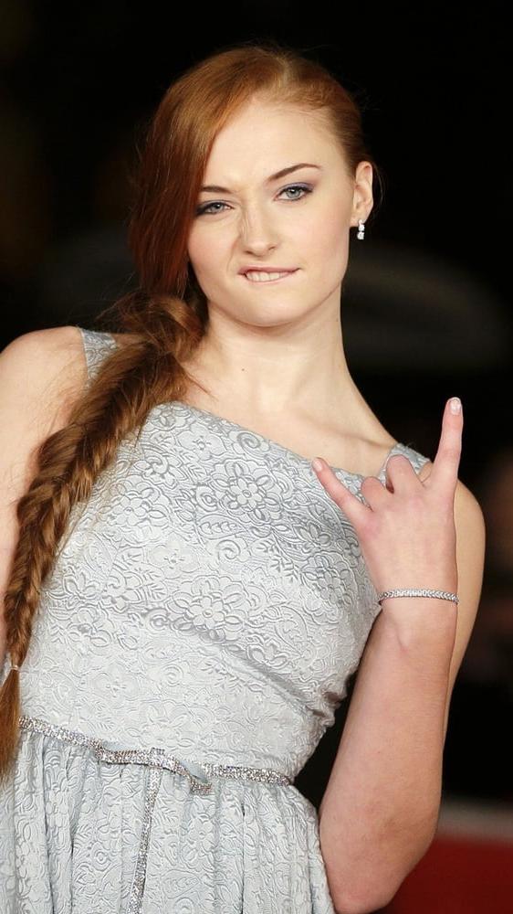 25P 24th Birthday Sophie Turner!!!