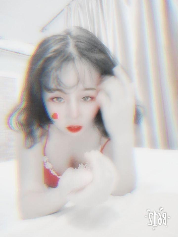 25P Chinese girl