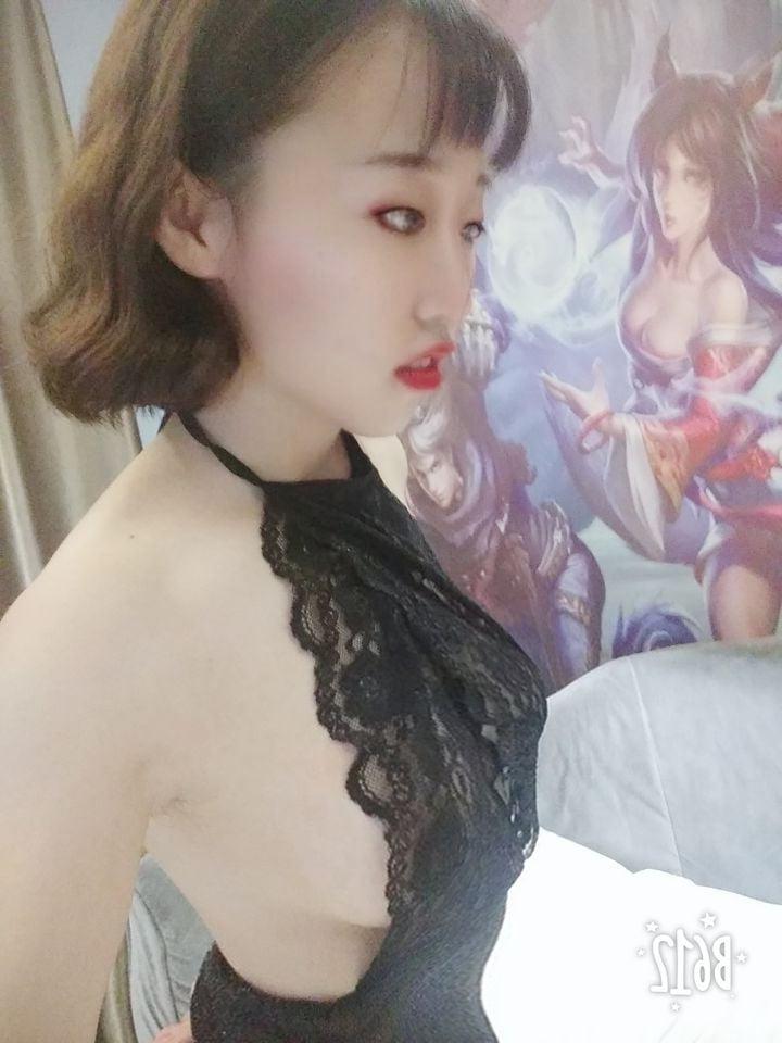 25P Chinese girl
