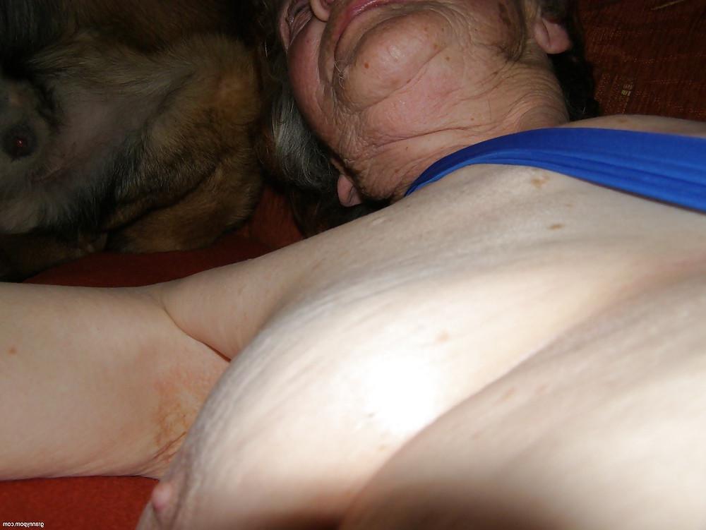 25P MY STUPID GRANNY PLAY WITH MY COCK