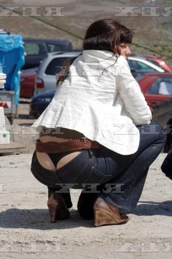 9P Caroline Catz wearing Levi's shorts and  jeans