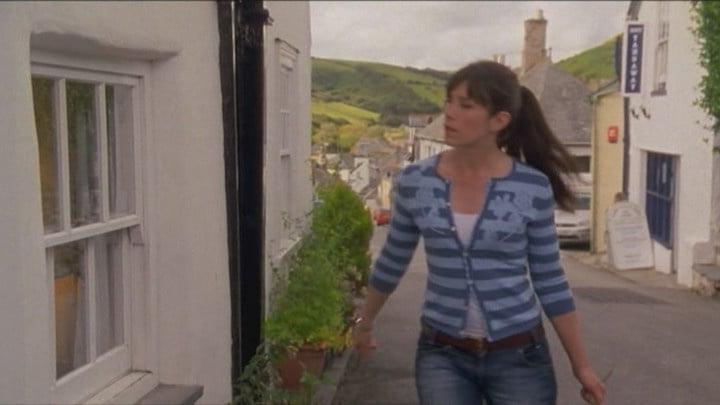 9P Caroline Catz wearing Levi's shorts and  jeans