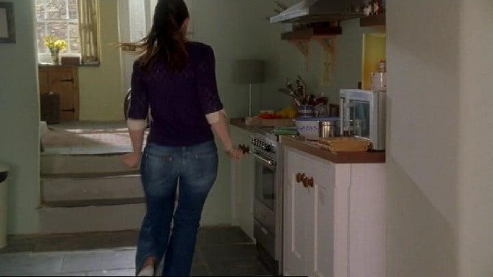 9P Caroline Catz wearing Levi's shorts and  jeans