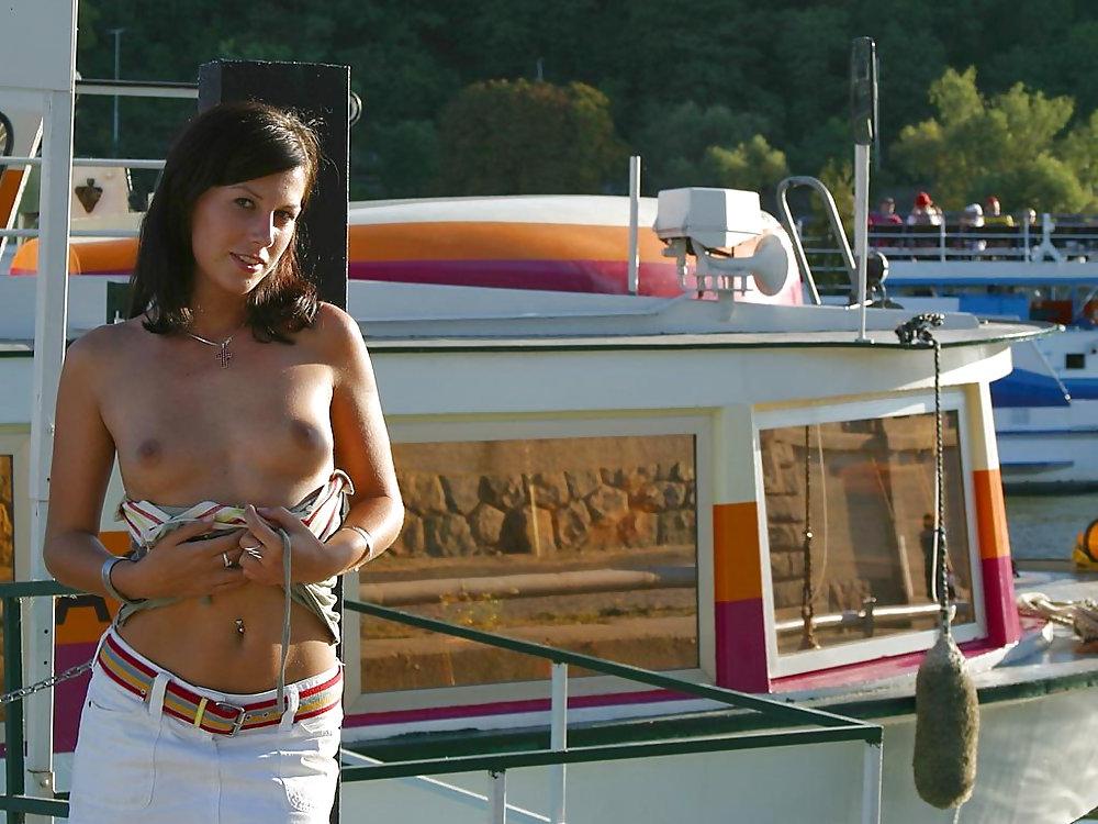 18P Public Girls (1)