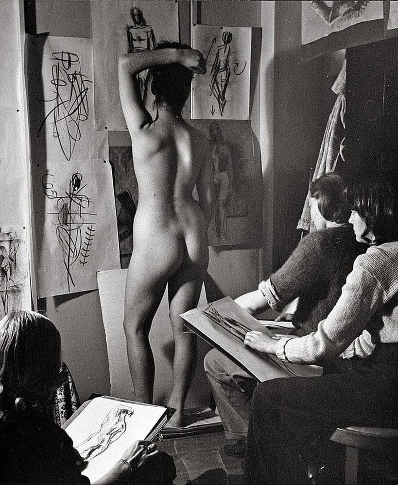 25P nude art models