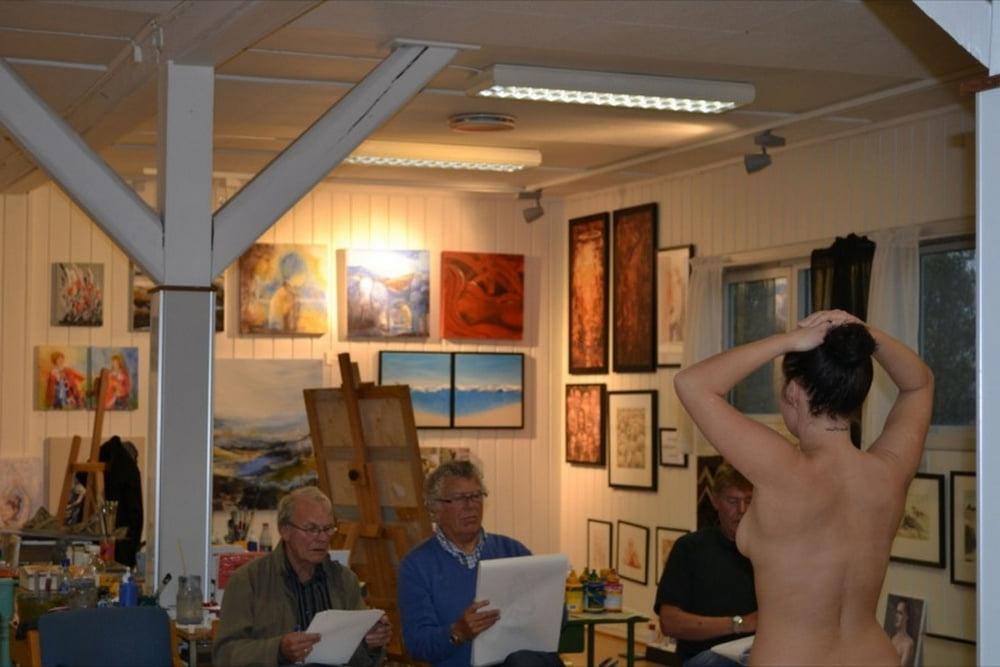 25P nude art models