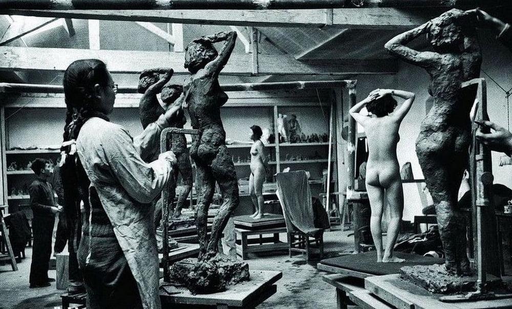 25P nude art models