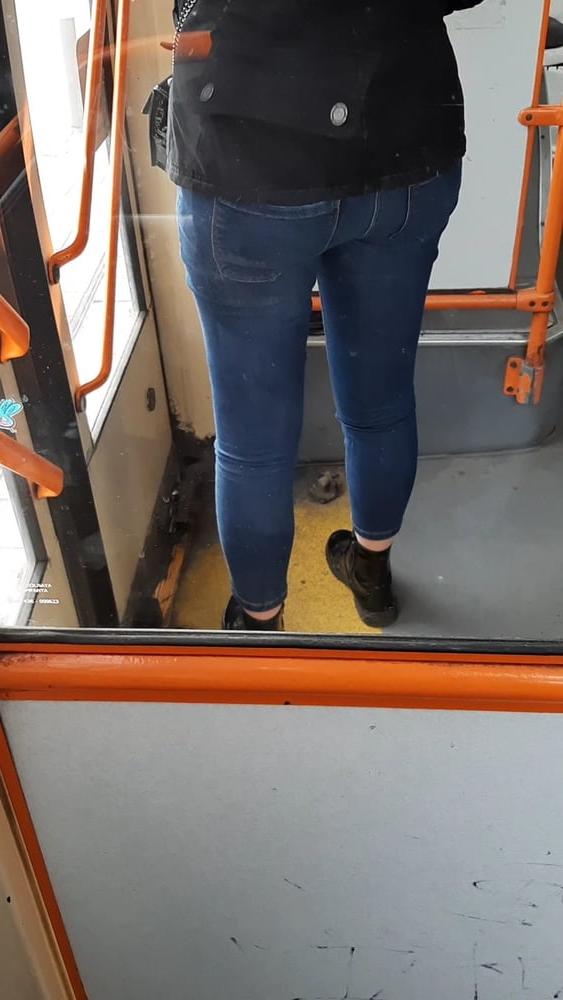 8P Ass in jeans