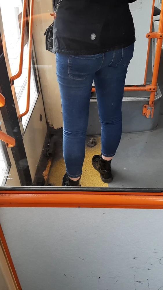 8P Ass in jeans
