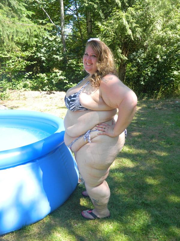 25P Hoodyman SSBBW 272 : Sick in the head pervert fat pigs.