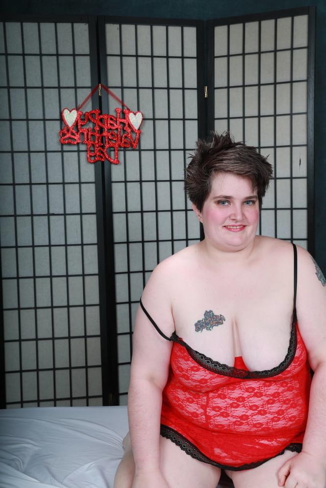 25P Hoodyman SSBBW 272 : Sick in the head pervert fat pigs.