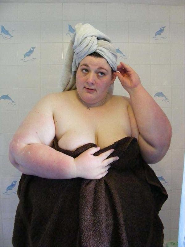 25P Hoodyman SSBBW 272 : Sick in the head pervert fat pigs.