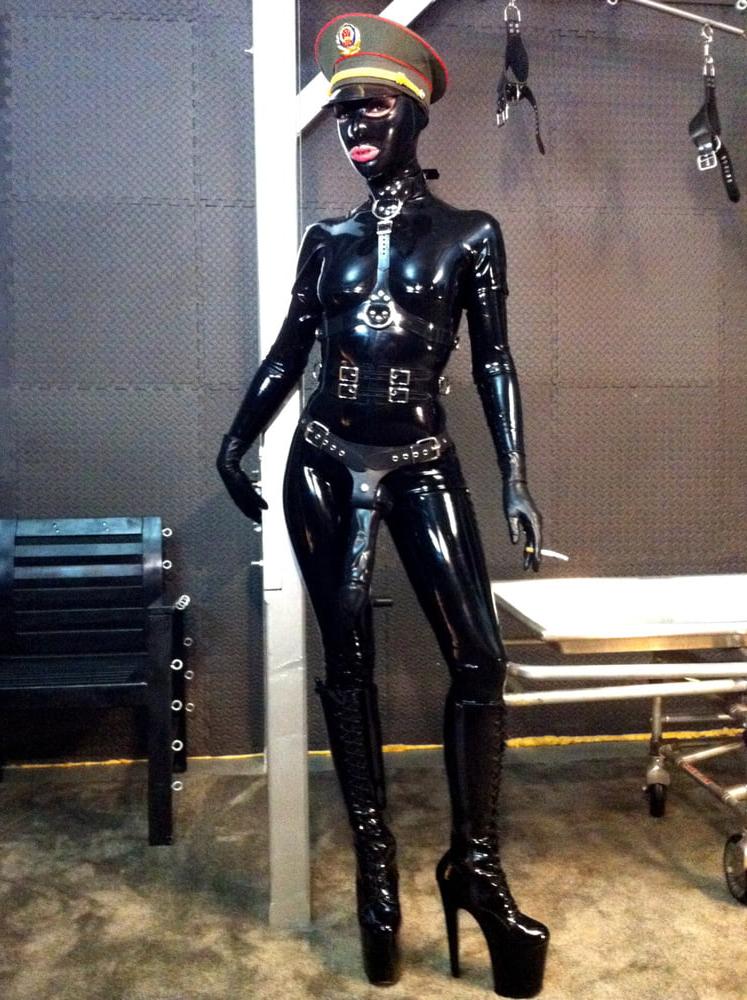 25P Girls in latex and mask 7