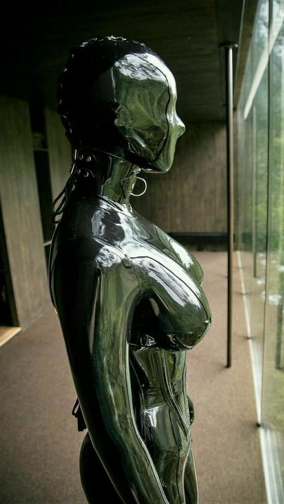 25P Girls in latex and mask 7