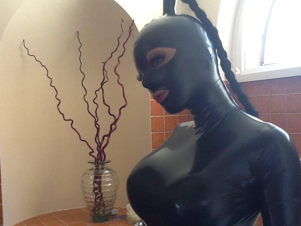 25P Girls in latex and mask 7