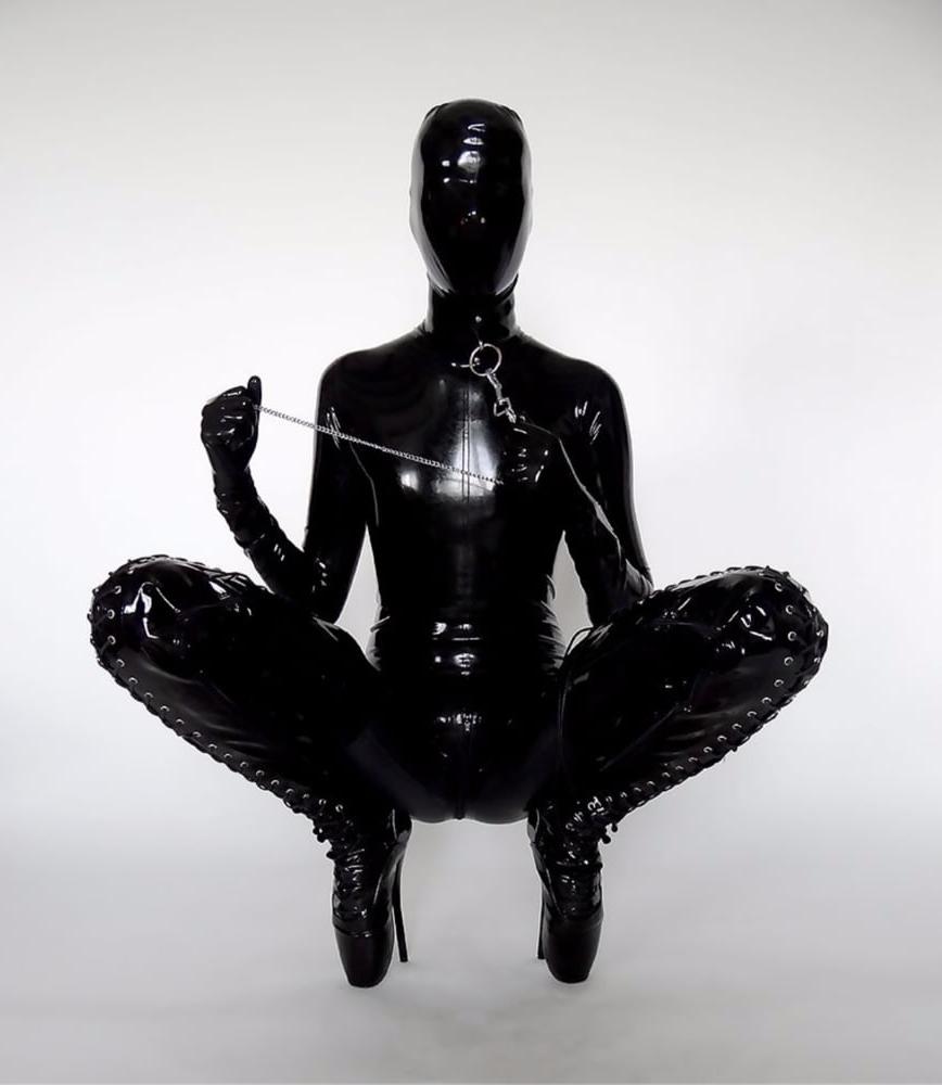 25P Girls in latex and mask 7