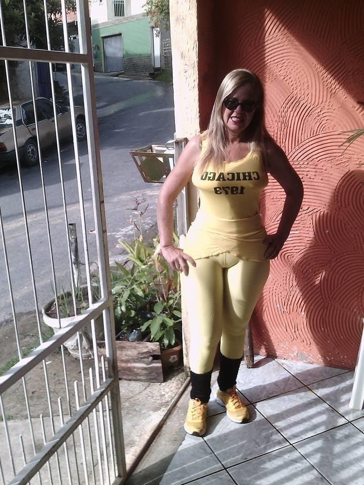 17P SDRUWS2 - BRAZILIAN AMATEUR HOT GRANNY WITH UGLY FACE