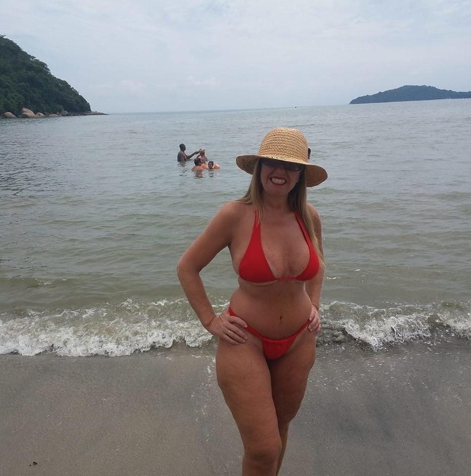 17P SDRUWS2 - BRAZILIAN AMATEUR HOT GRANNY WITH UGLY FACE