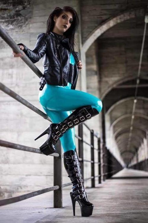 25P Latex girls 27