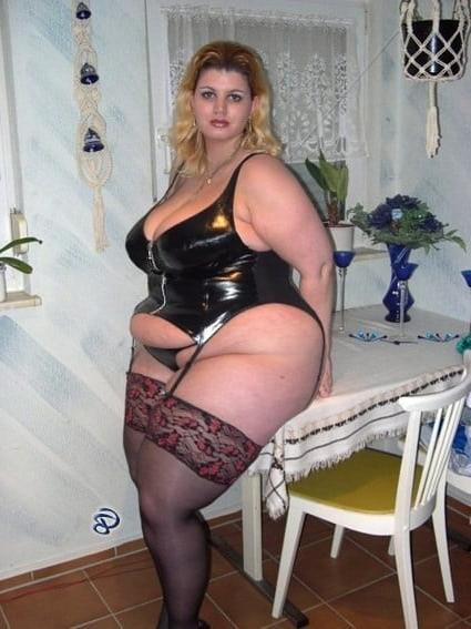 25P Hoodyman SSBBW 271 : Fat pigs exposed!