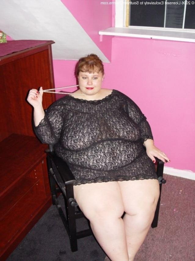 25P Hoodyman SSBBW 271 : Fat pigs exposed!