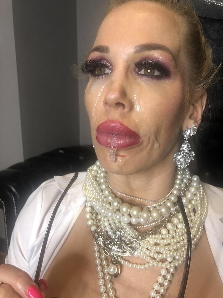 25P Well Used Bimbo