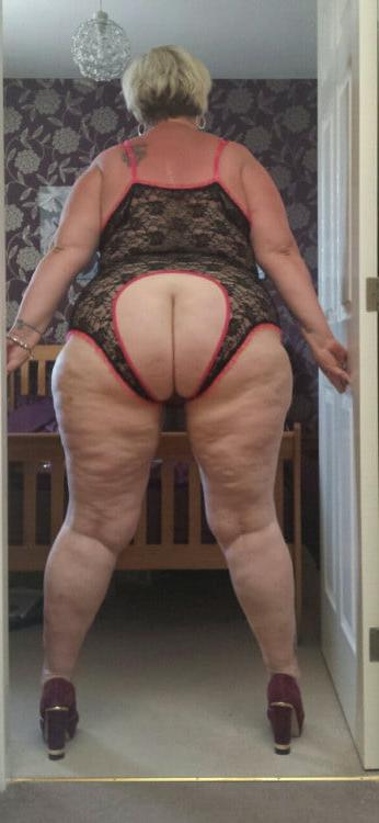 6P Sexy as fuck FAT MILF Slut