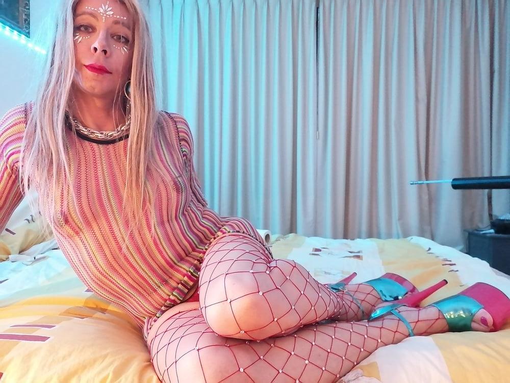 25P Camelia - Erotic BBC lover sissy