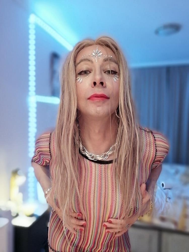 25P Camelia - Erotic BBC lover sissy