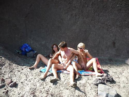 25P Nude beach girls 3