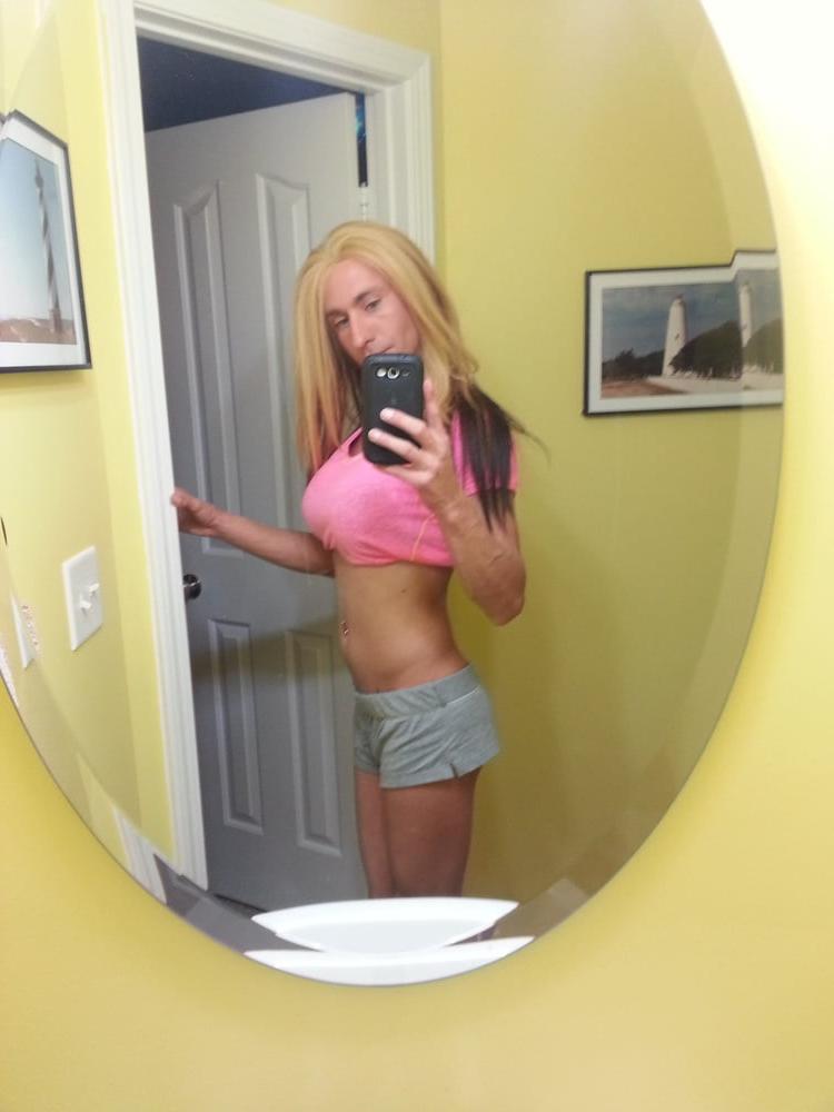 25P slut in the bathroom  KimberlyGeorge