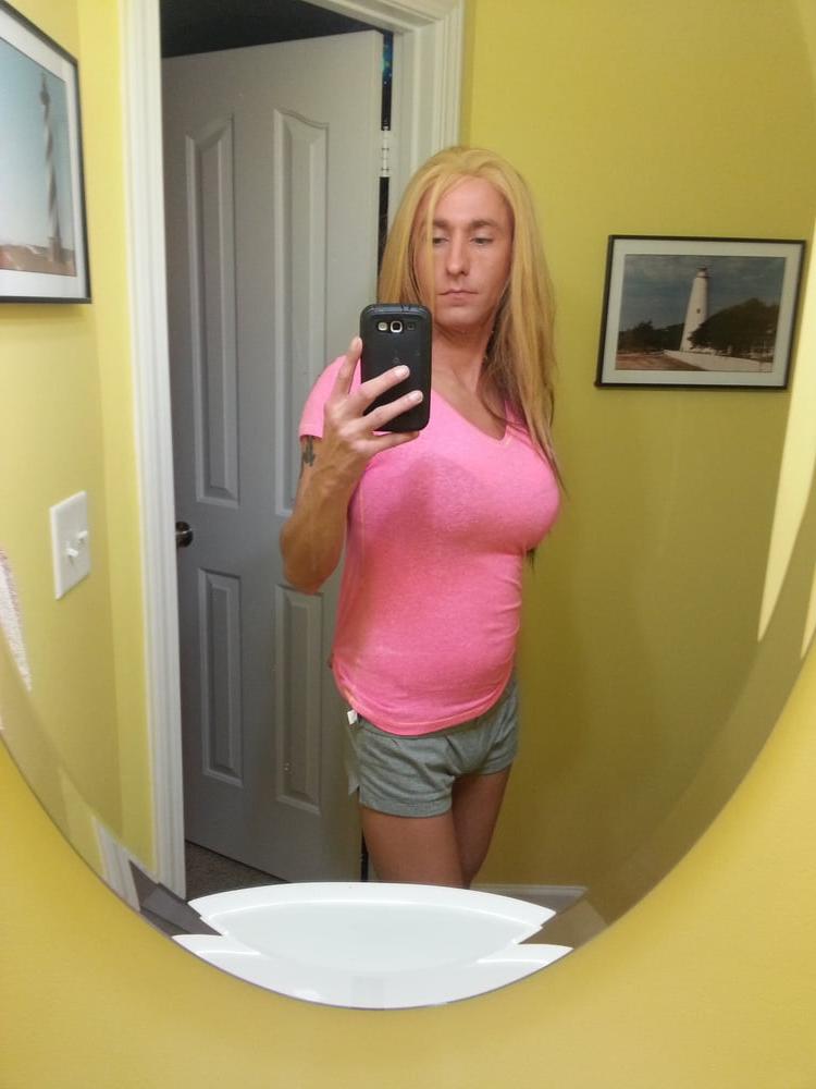 25P slut in the bathroom  KimberlyGeorge