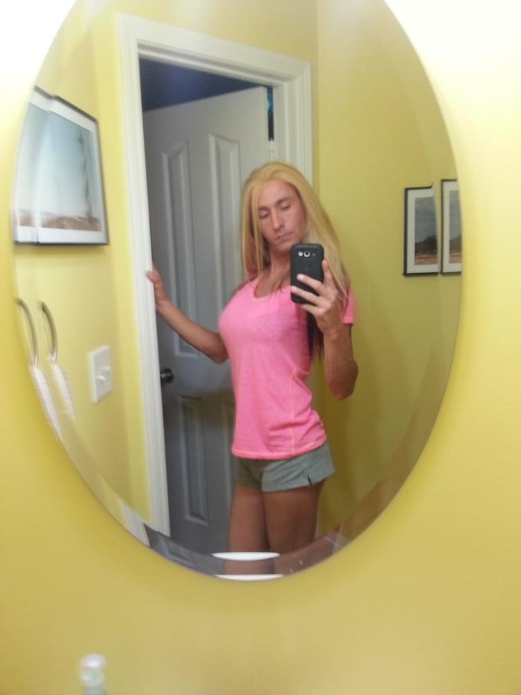 25P slut in the bathroom  KimberlyGeorge