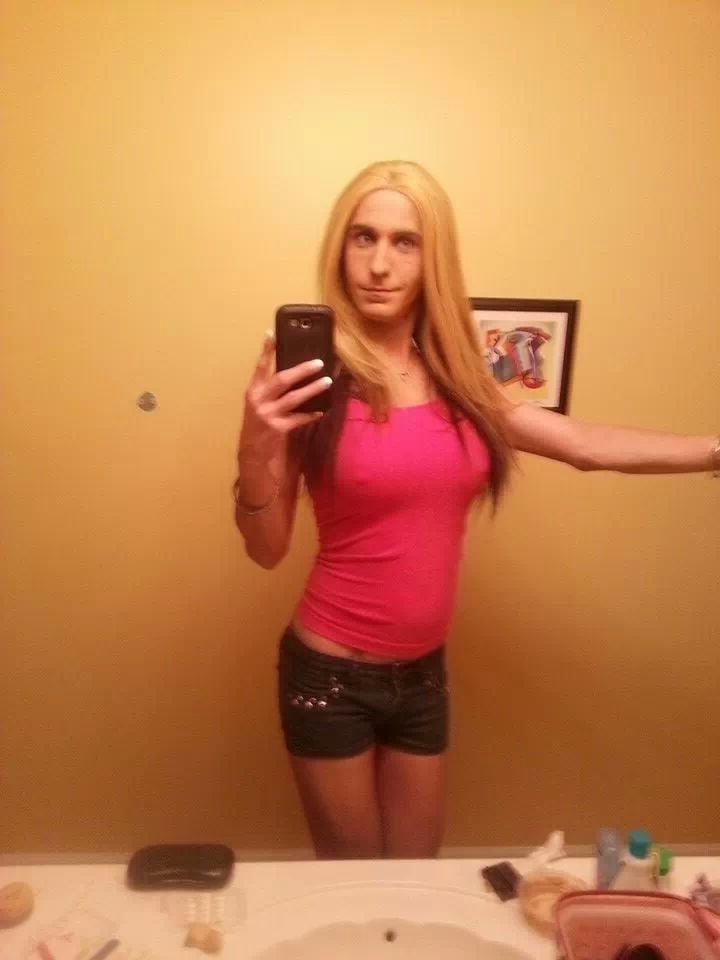 25P slut in the bathroom  KimberlyGeorge