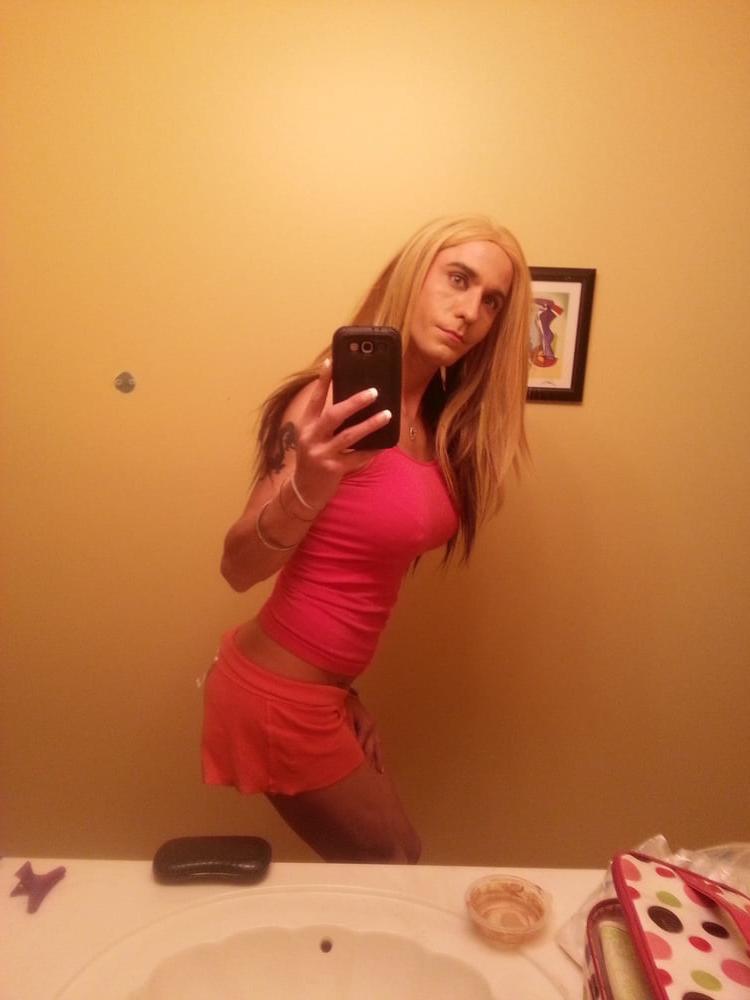 25P slut in the bathroom  KimberlyGeorge