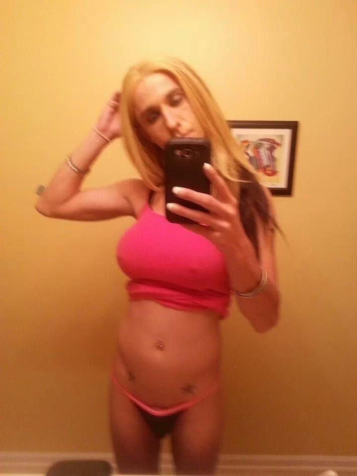 25P slut in the bathroom  KimberlyGeorge