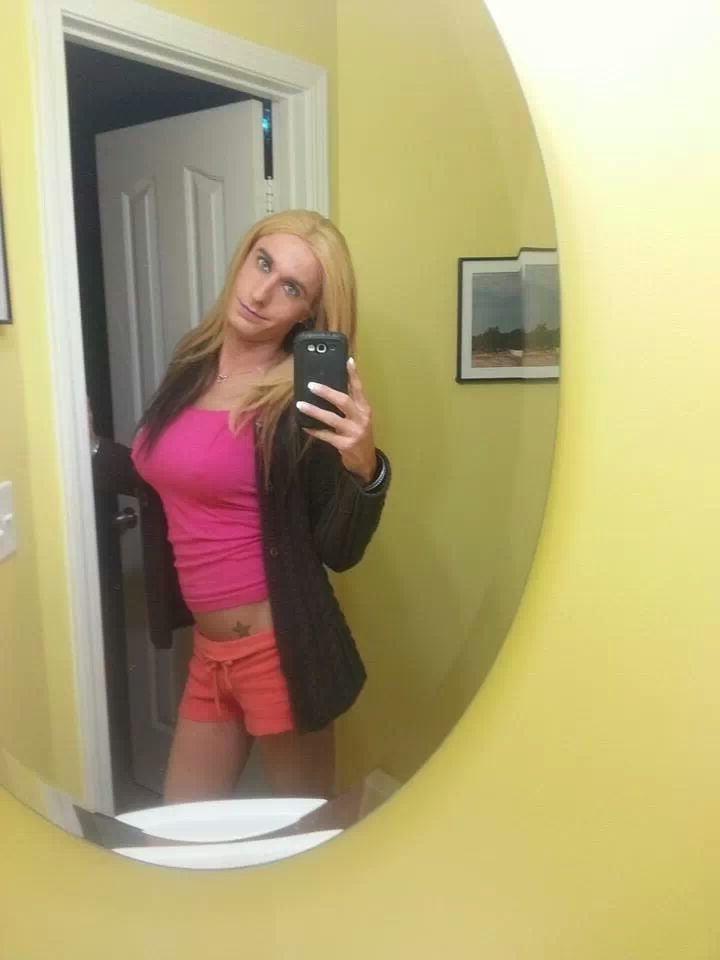 25P slut in the bathroom  KimberlyGeorge