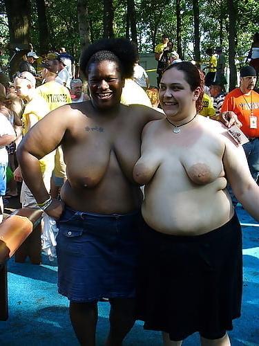 25P Public MILFs 03